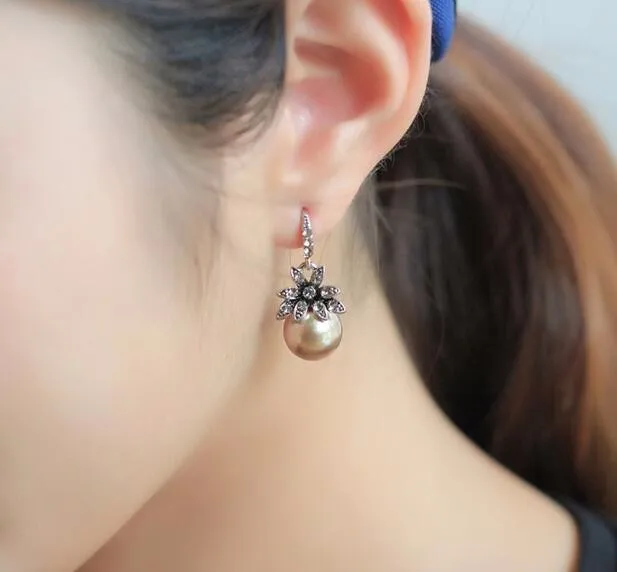 Fashion Luxury Vintage Pearl Drop Earrings - 2 Colors
